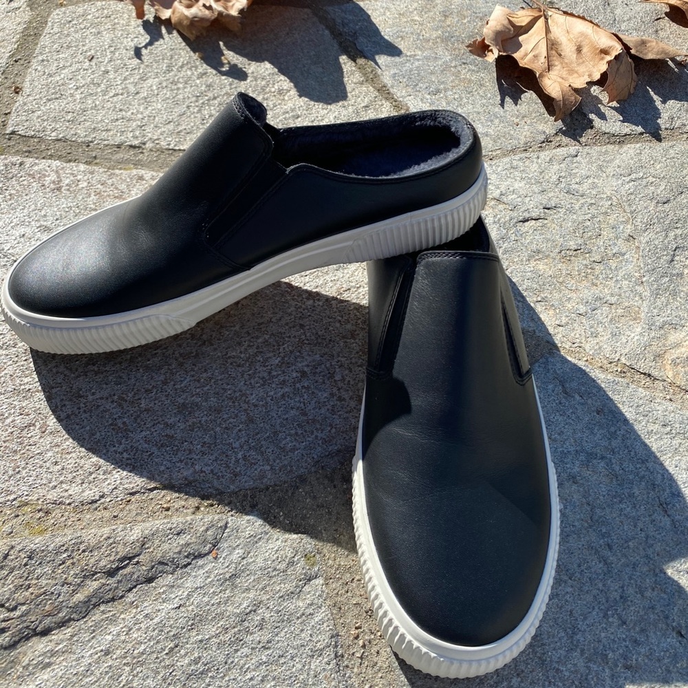 Vince Men’s size 8.5 black mules fleece lined